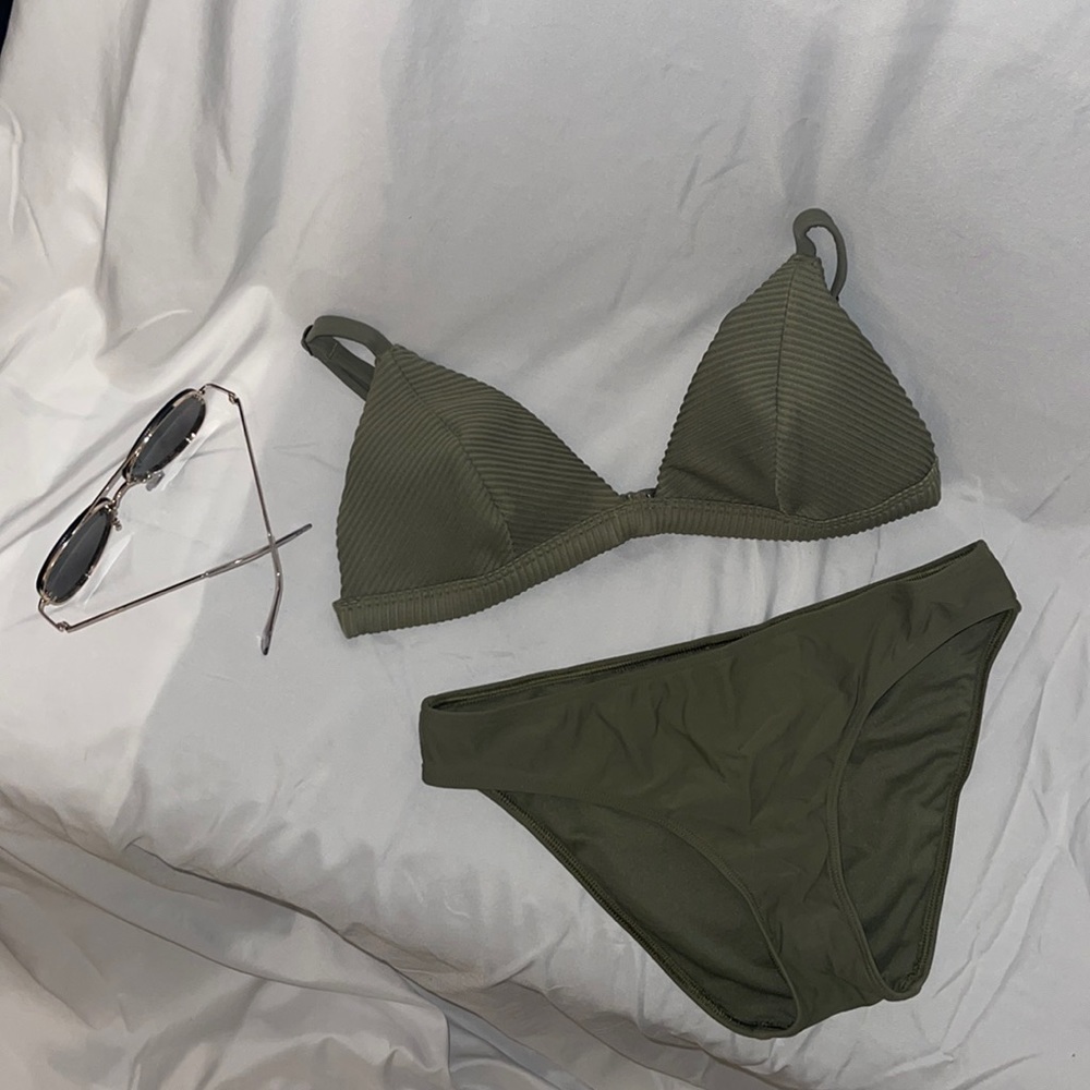 Hollister bathing suit